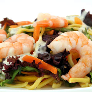 Healthy noodle and prawn diet salad starter