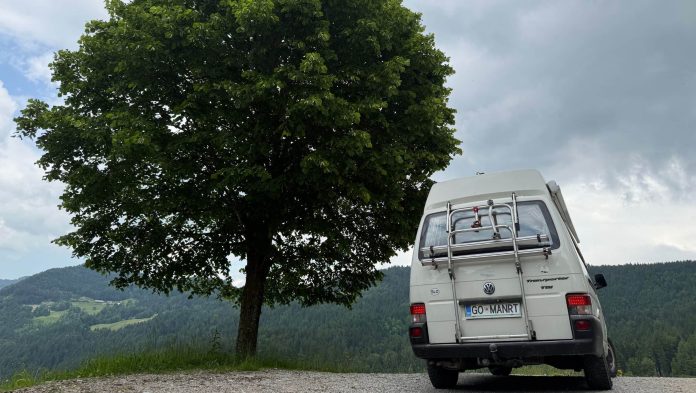 Poletno doživetje z Vintage Camper Vani